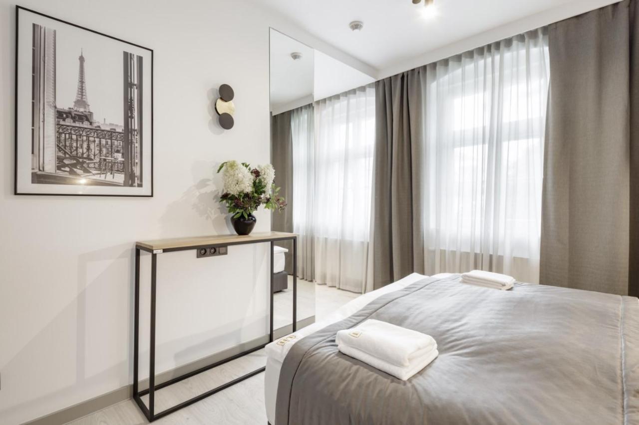 Apartamenty L11, Limanowskiego Poznan Luaran gambar