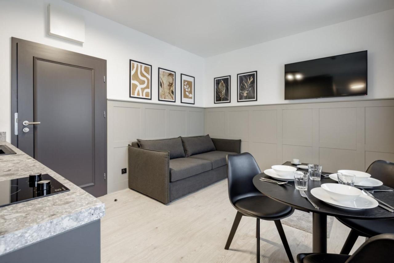 Apartamenty L11, Limanowskiego Poznan Luaran gambar