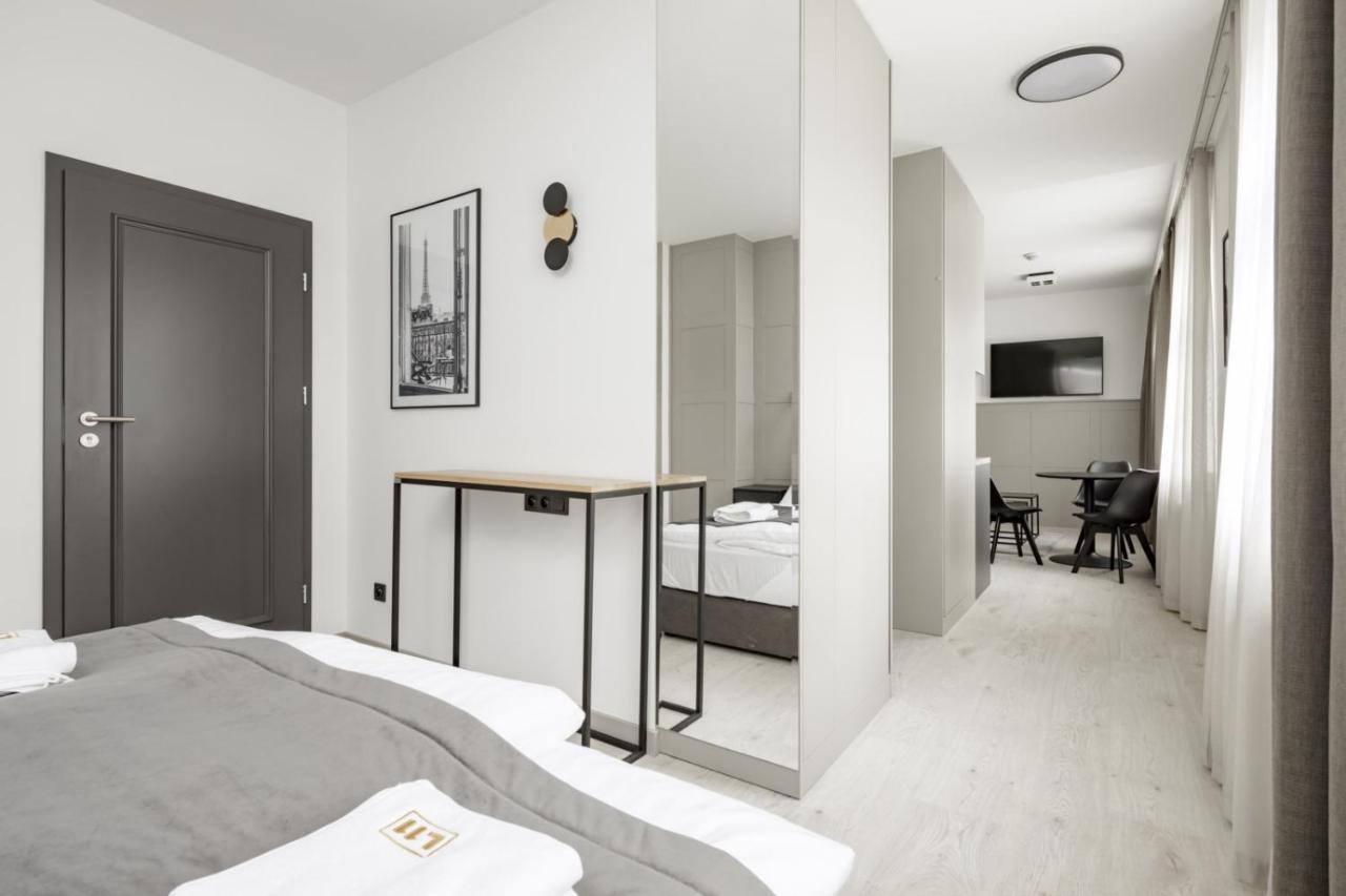 Apartamenty L11, Limanowskiego Poznan Luaran gambar