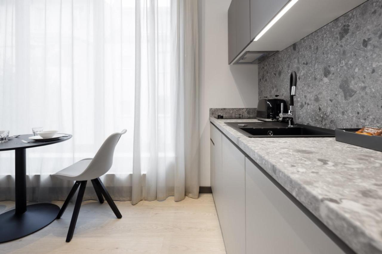 Apartamenty L11, Limanowskiego Poznan Luaran gambar